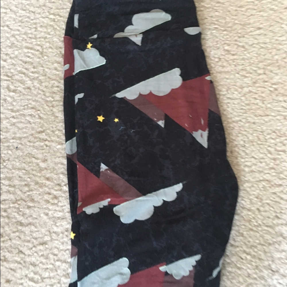 🗻🏔⛰ NWT lularoe mountain leggings