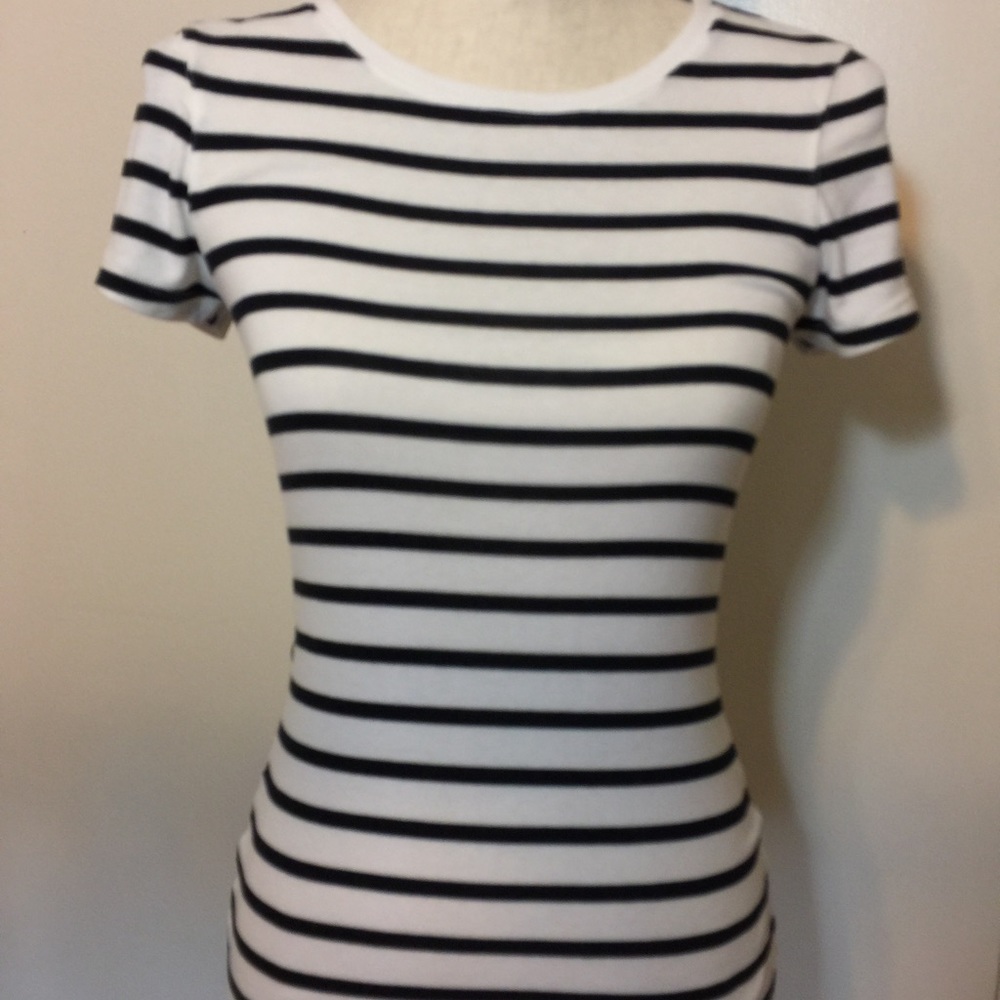 Old navy perfect tee size Petite small