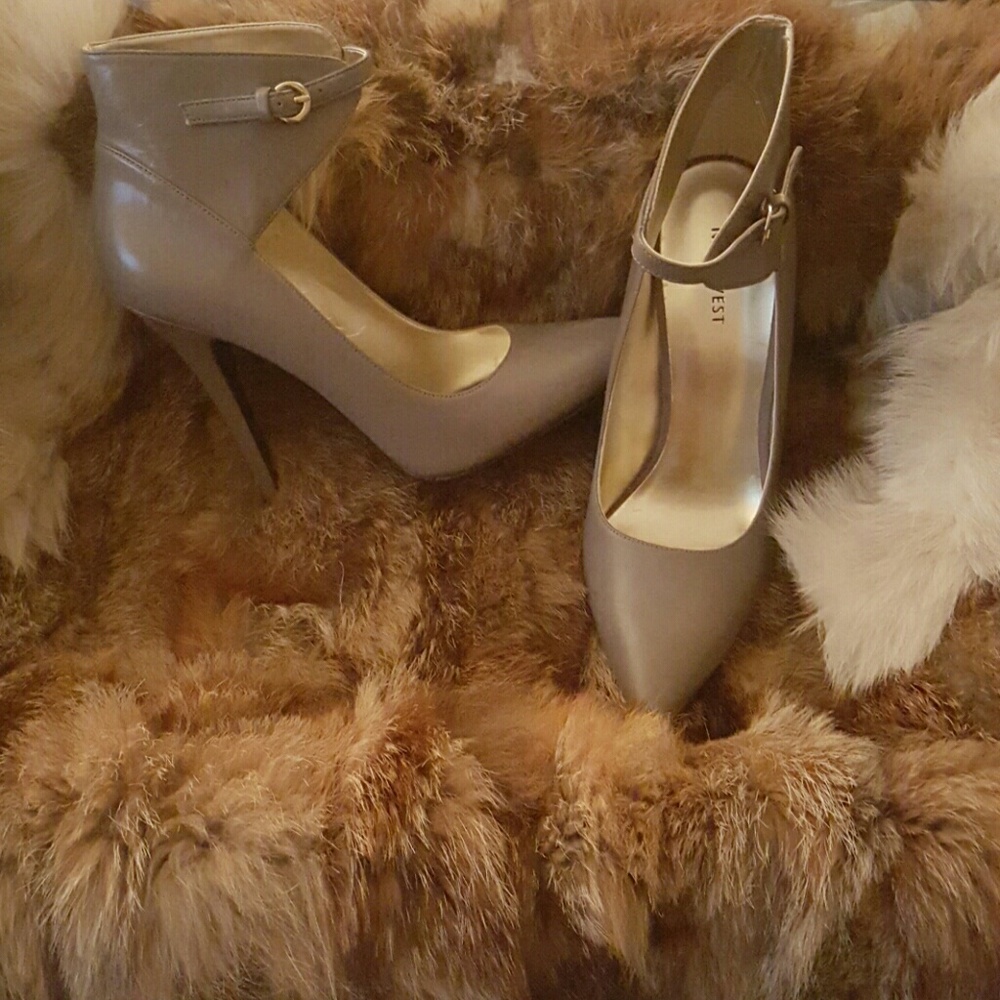 Nine West pumps