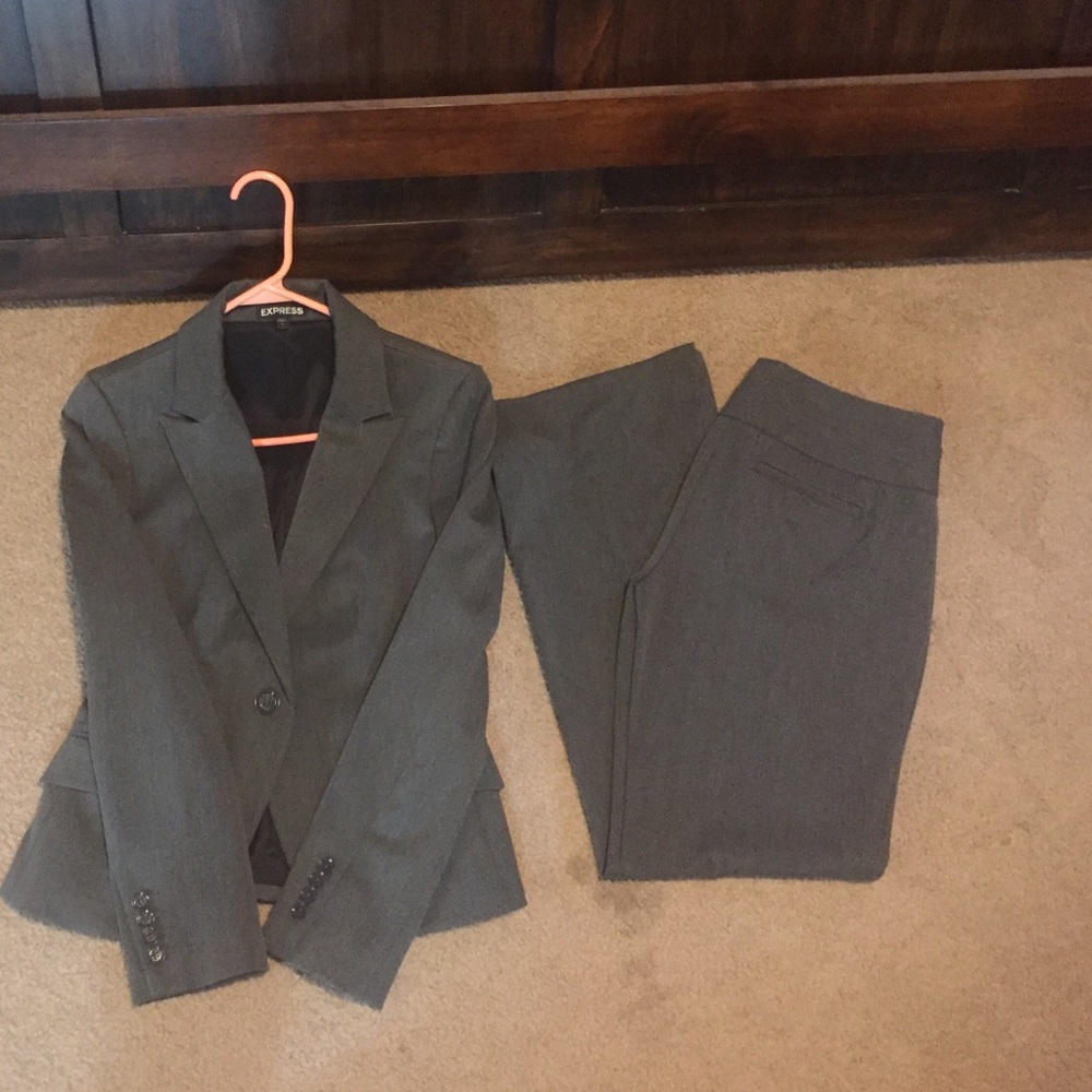 Express woman's suit