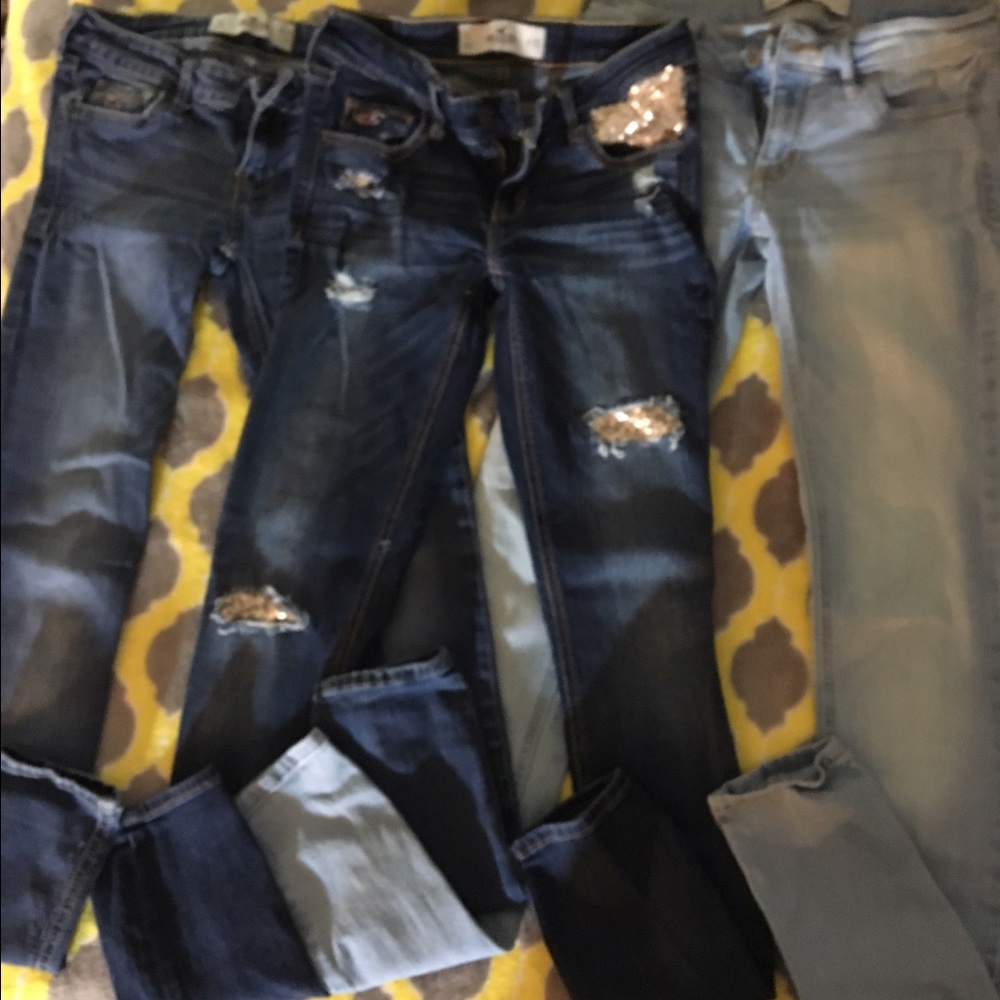 3 Pair Hollister Size 1 Jeans 🌟HOLD