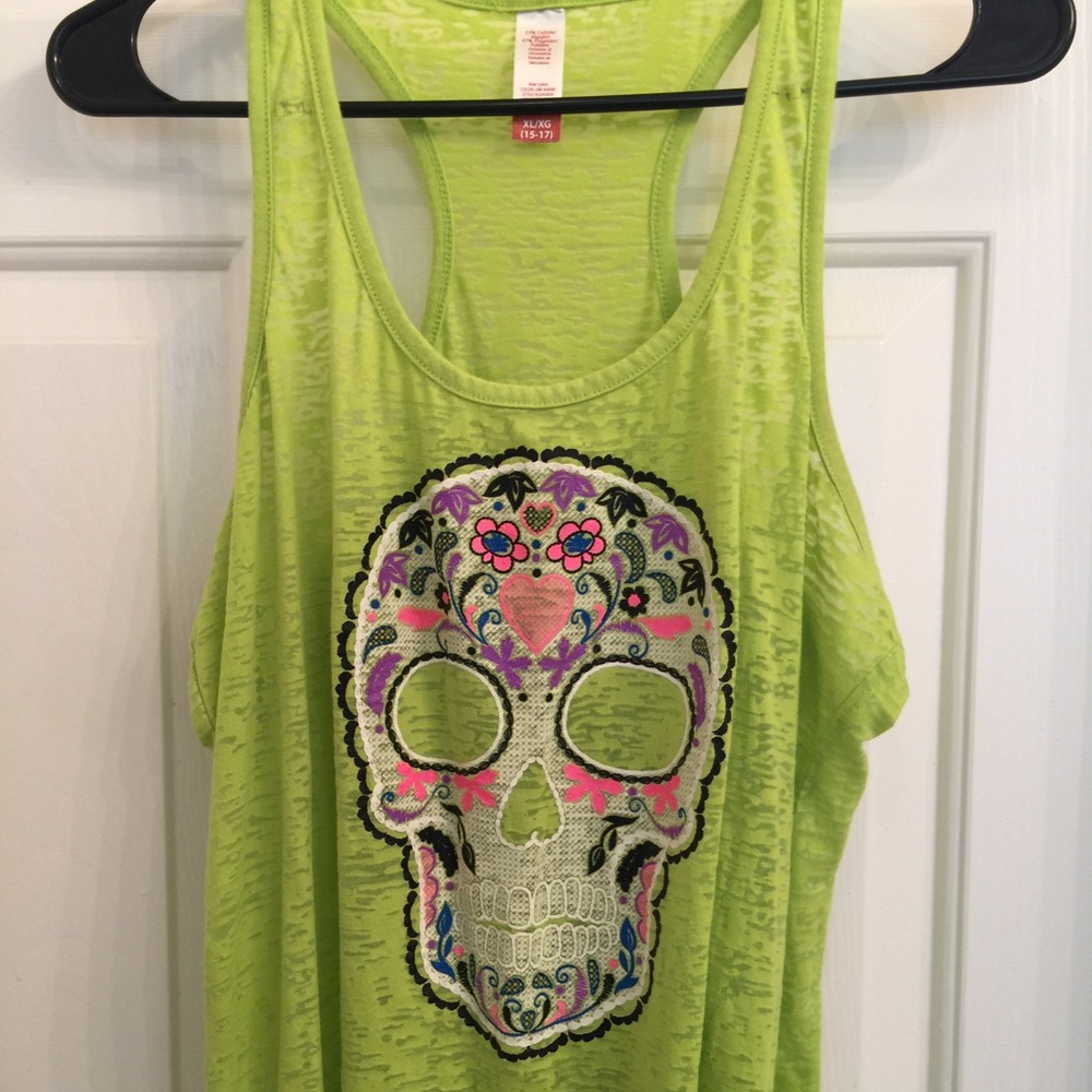 Sugar skull tank Xl junior runs like a L