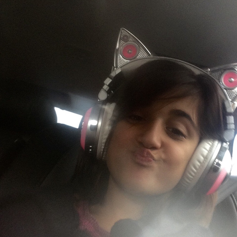 Meet your Posher, Ava