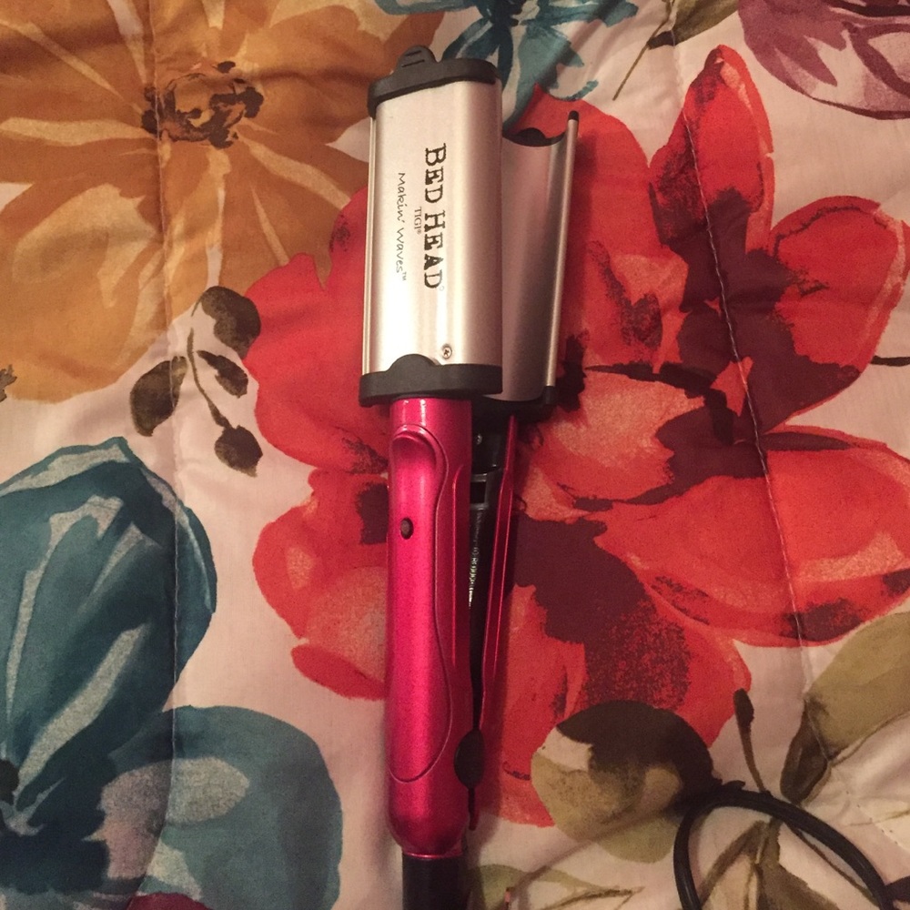 🌸🌸SALE NWOT HAIR WAVER USED ONCE 🌸🌸