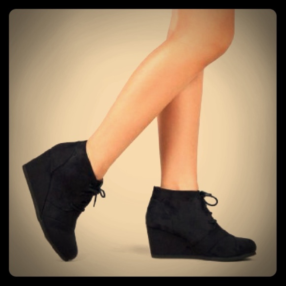 Black suede ankle bootie wedges NWT sz6