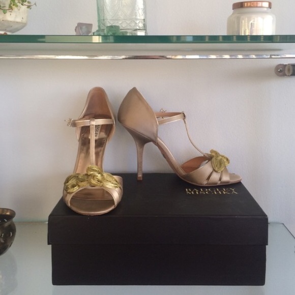 Badgley Mischka Satin T-strap Peep Toe Stilettos - Picture 2 of 4