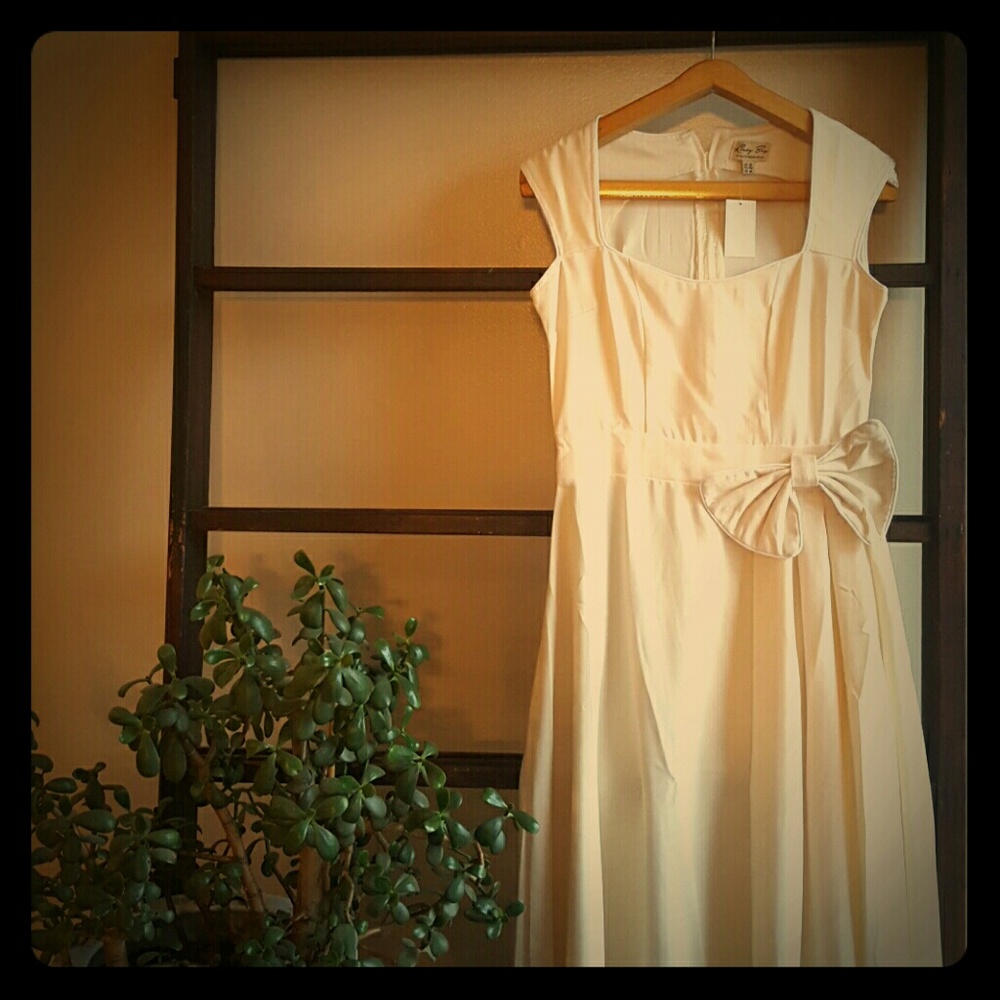Lindy Bop Knee Length Dress