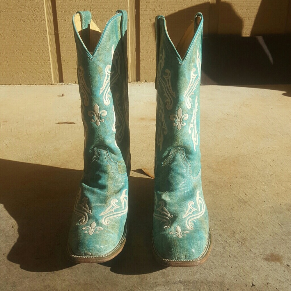 Corral boots