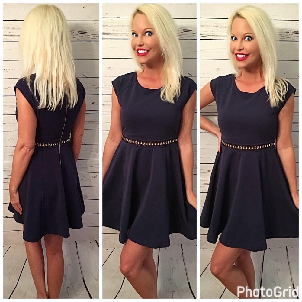 Ribbed fit n flare gold detail dress in navy! - Picture 1 of 2