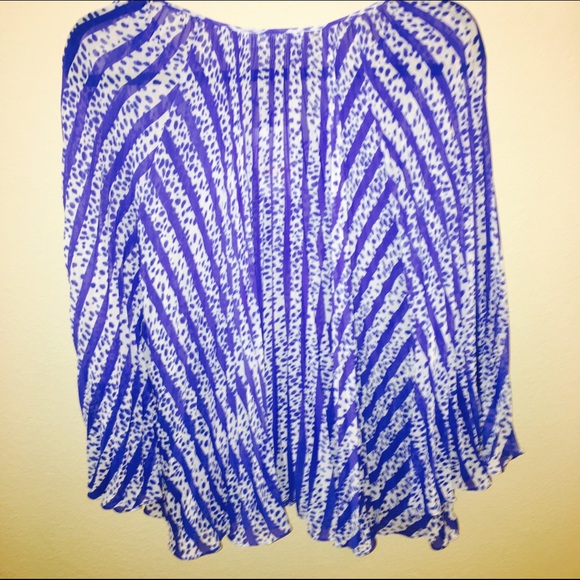 NWT Michael Kors patterned top - Picture 2 of 3