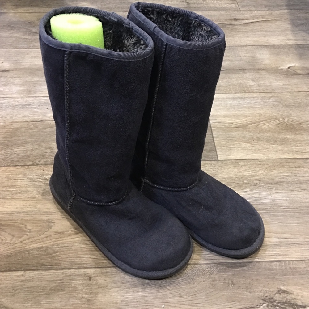 Gray Fluffy Boots, "Fo-Ugs", Size 8