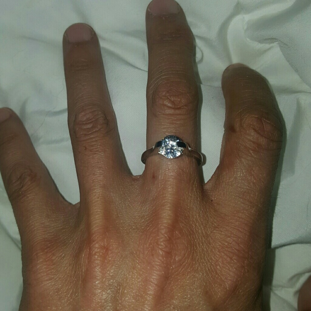 NEW - Beautiful Promise Ring