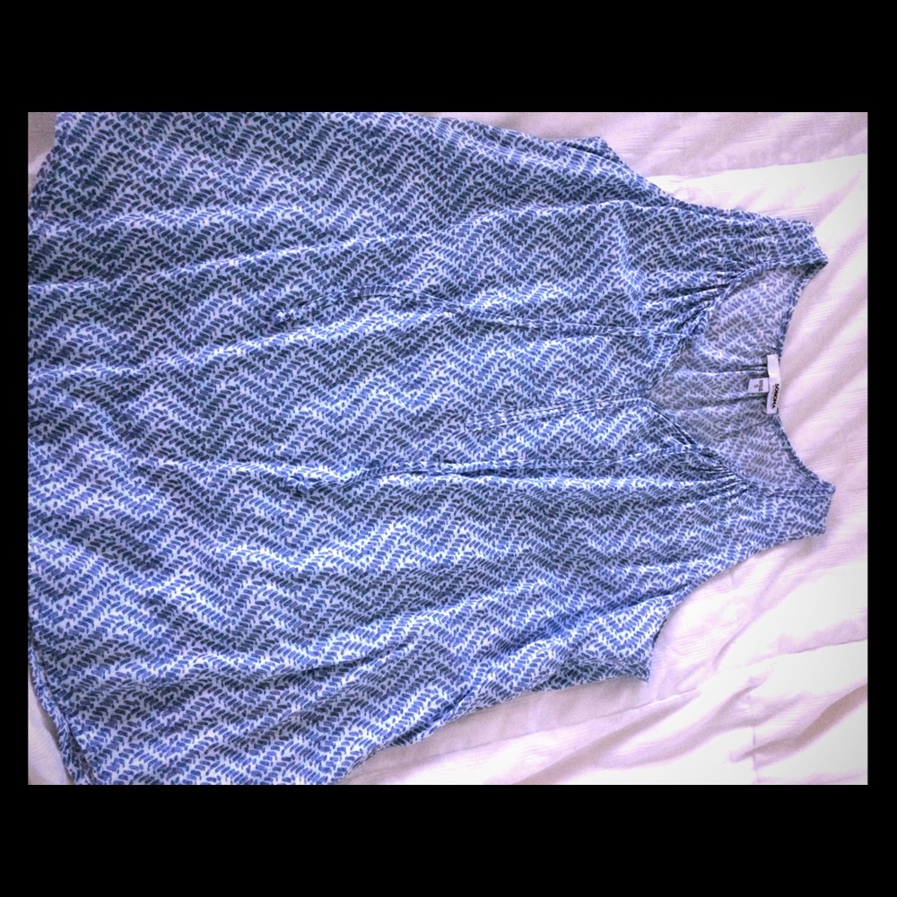 Sleeveless blue top