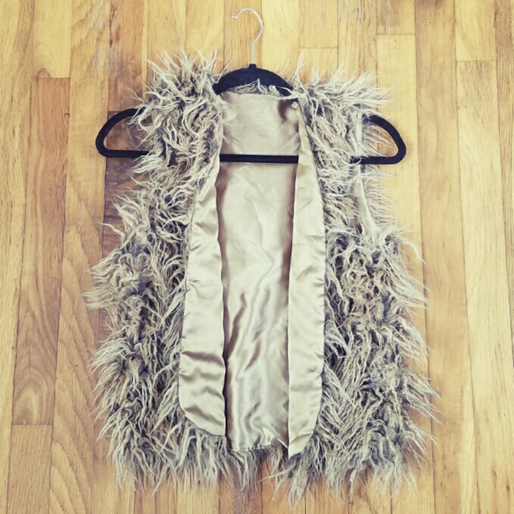 Gypsy Camp REVERSIBLE Faux fur / satin vest