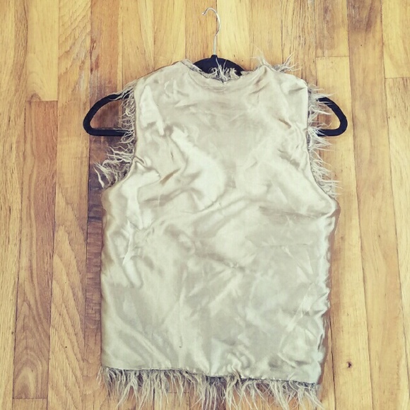 Gypsy Camp REVERSIBLE Faux fur / satin vest - Picture 4 of 4
