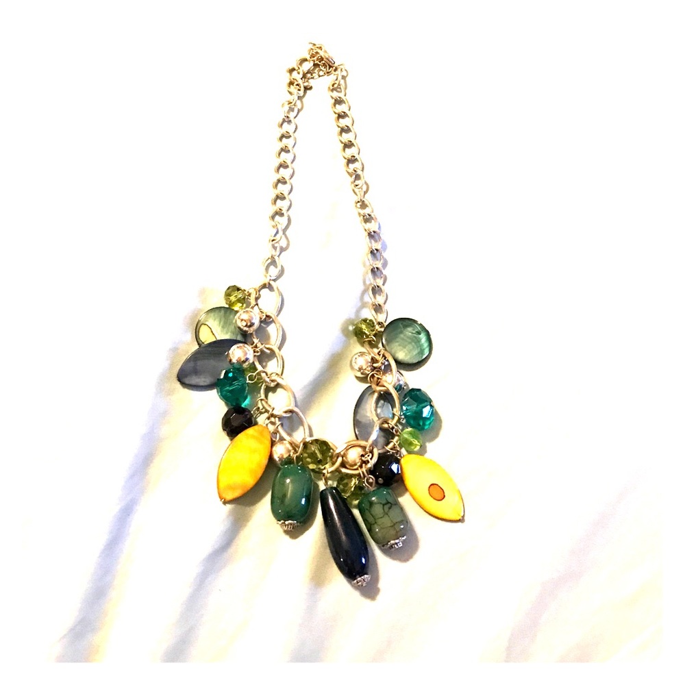 Multi color jeweled fashion necklace