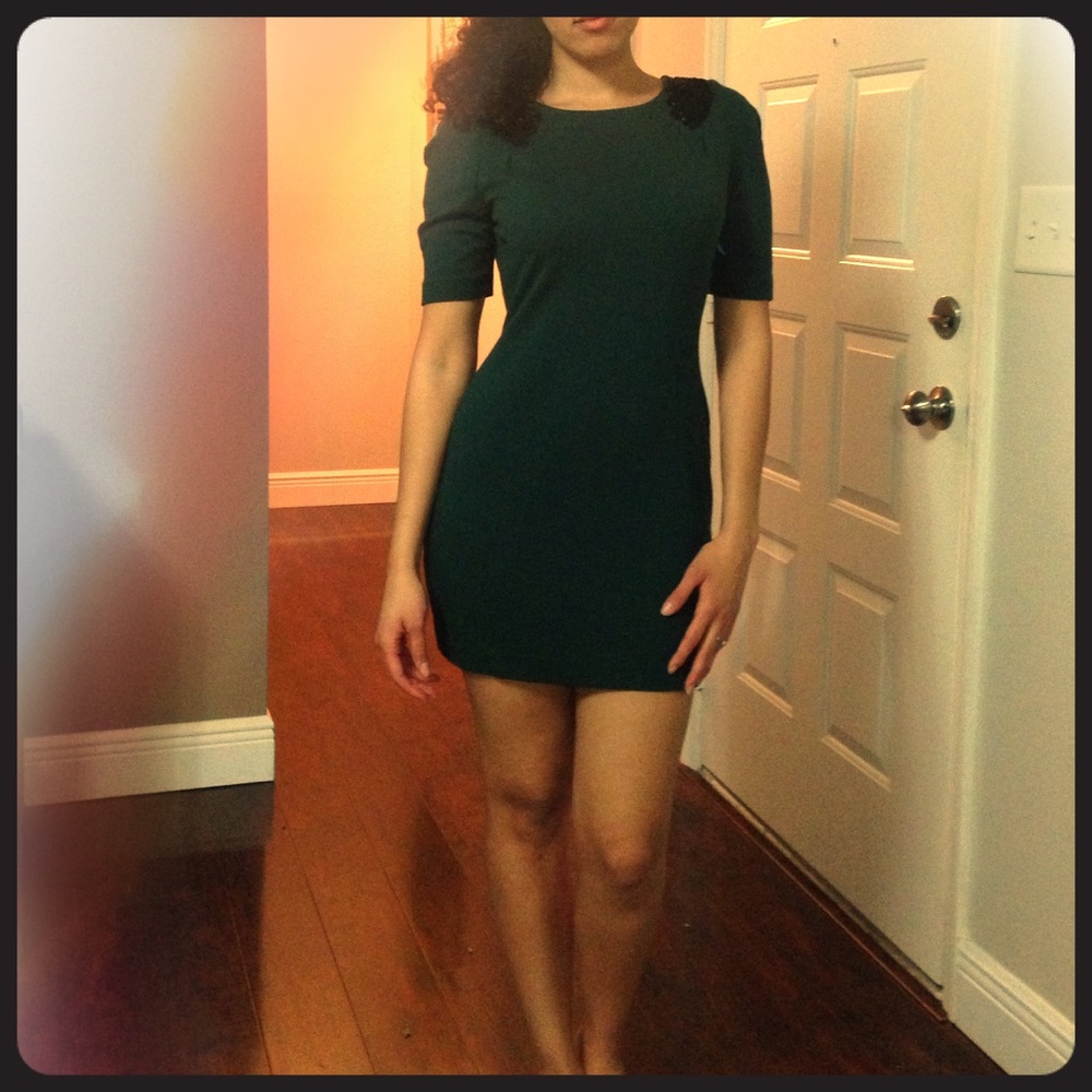 Gianni Bini green dress