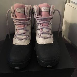 Columbia snow boots size 6.5