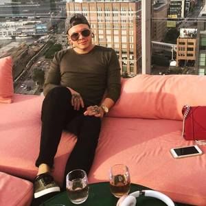 Meet your Posher, Johnny