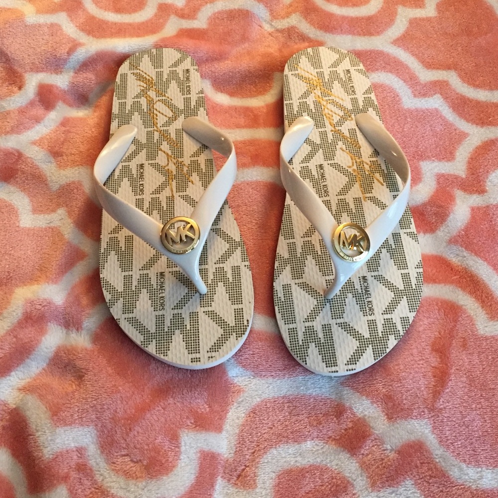 Michael kors flip flops