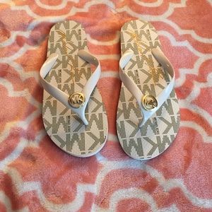 Michael kors flip flops