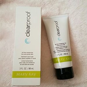 NEW  Oil free moisturizer for acne prone skin