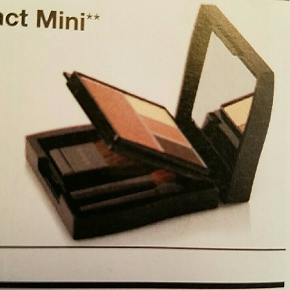 Mary Kay Compact Mini (empty) - Picture 2 of 2