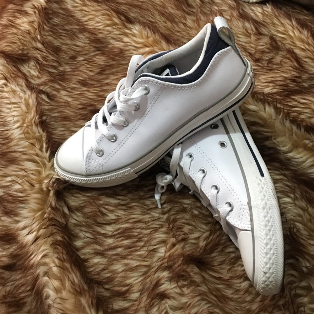 White leather Converse All Stars