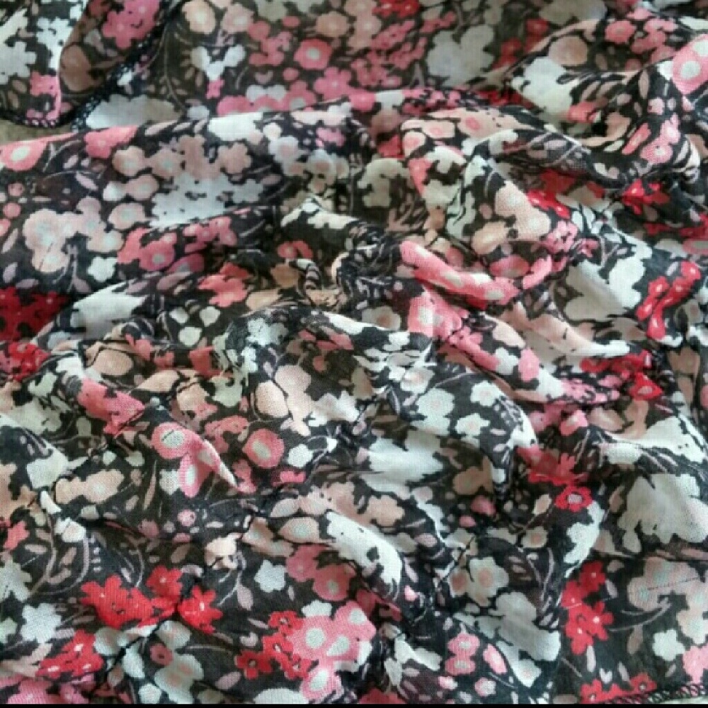 Floral Ruffled Scarf - Picture 3 of 3