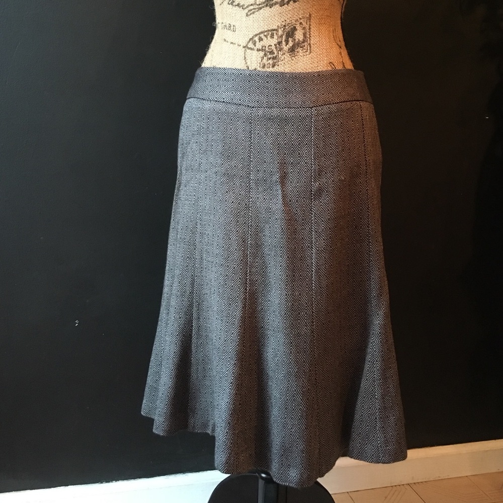 Below the Knee Skirt Black and White Patterned 8