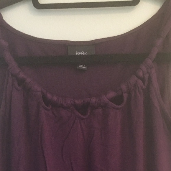 Mossimo plum tank with cutouts. - Picture 2 of 3