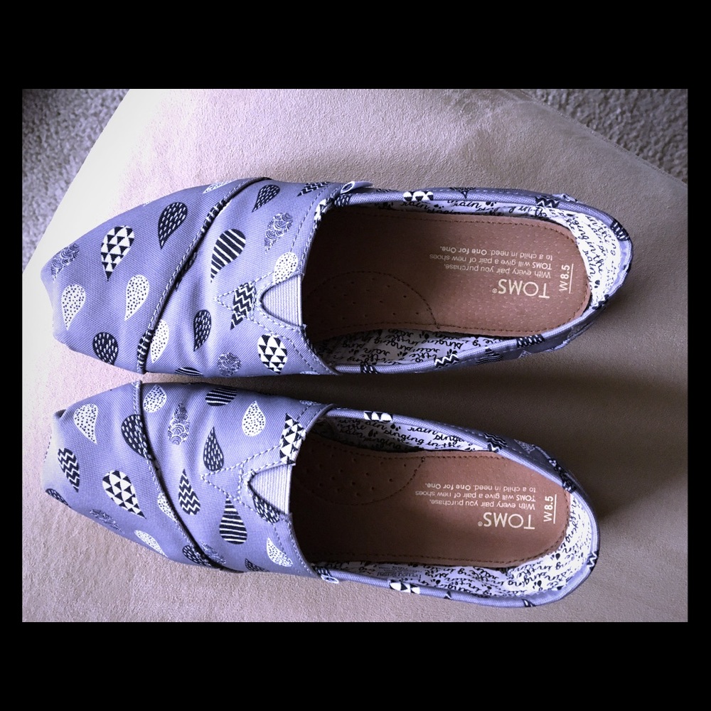 TOMS shoes