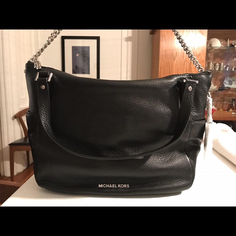 Blk leather Michael Kors "Chandler" shoulder tote