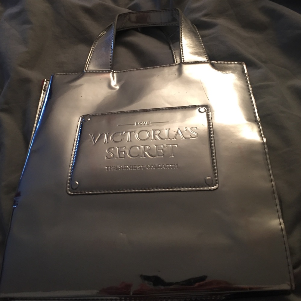 Mini vs tote 😍