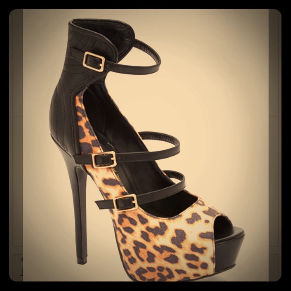 SEXY💥Leopard strapy high heels NEW💥