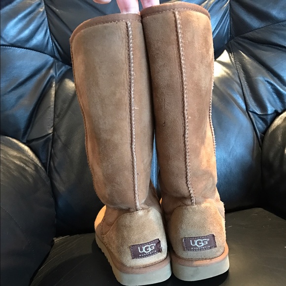 Chestnut tall uggs - Picture 2 of 4