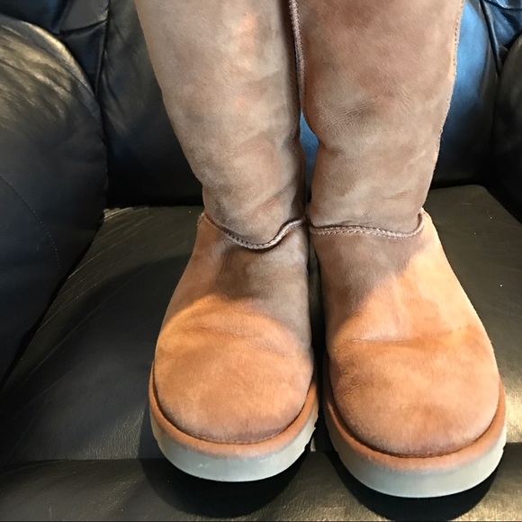 Chestnut tall uggs - Picture 3 of 4