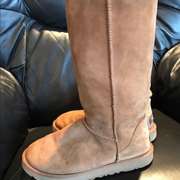 Chestnut tall uggs - Picture 4 of 4