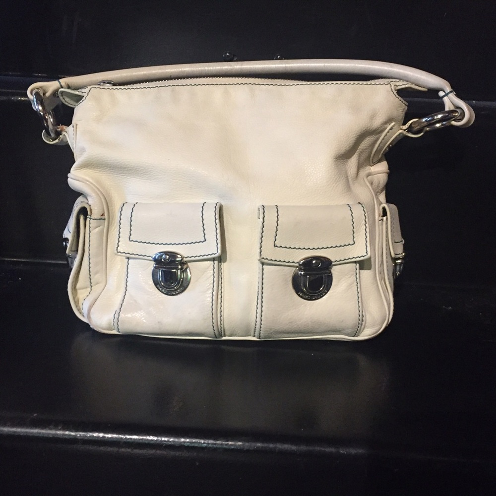 Marc Jacobs cream shoulder bag w/ silver hardware