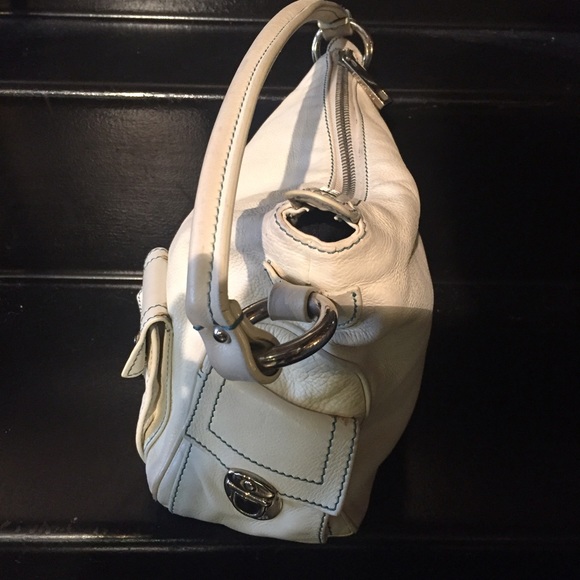 Marc Jacobs cream shoulder bag w/ silver hardware - Picture 3 of 4