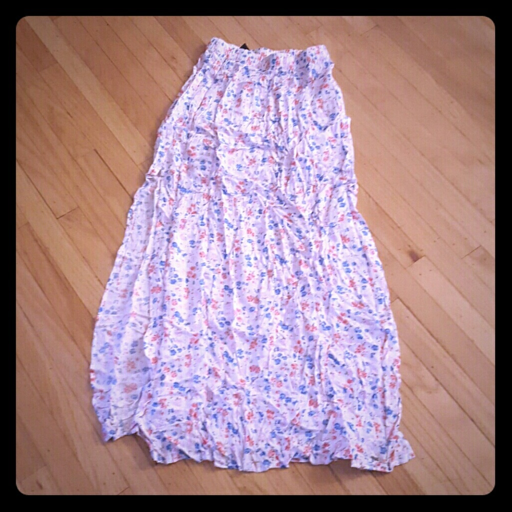 Maxi skirt new with tags hollister