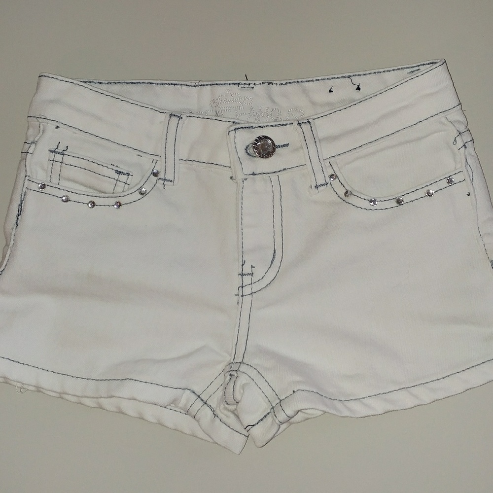 Almost Famous girls size 8 white jean shorts.