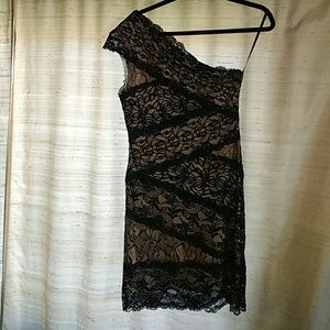 BEBE Black lace single sleeve dress