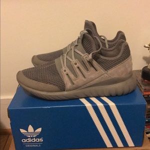 Adidas tubular radial never worn 91/2