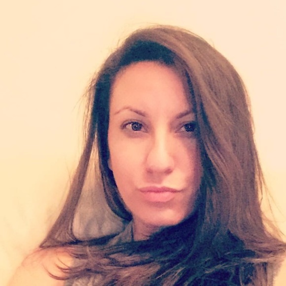 Meet your Posher, Dana - Picture 2 of 2