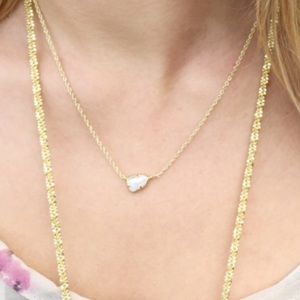 1 HOUR SALE 🎉 White Kendra Scott Necklace