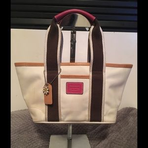 Signature Coach White/Pink Hand Tote