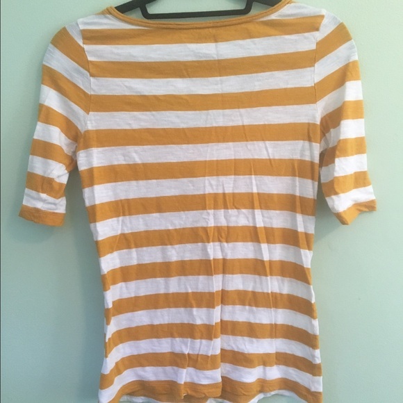 Old Navy ruffle top. - Picture 2 of 2