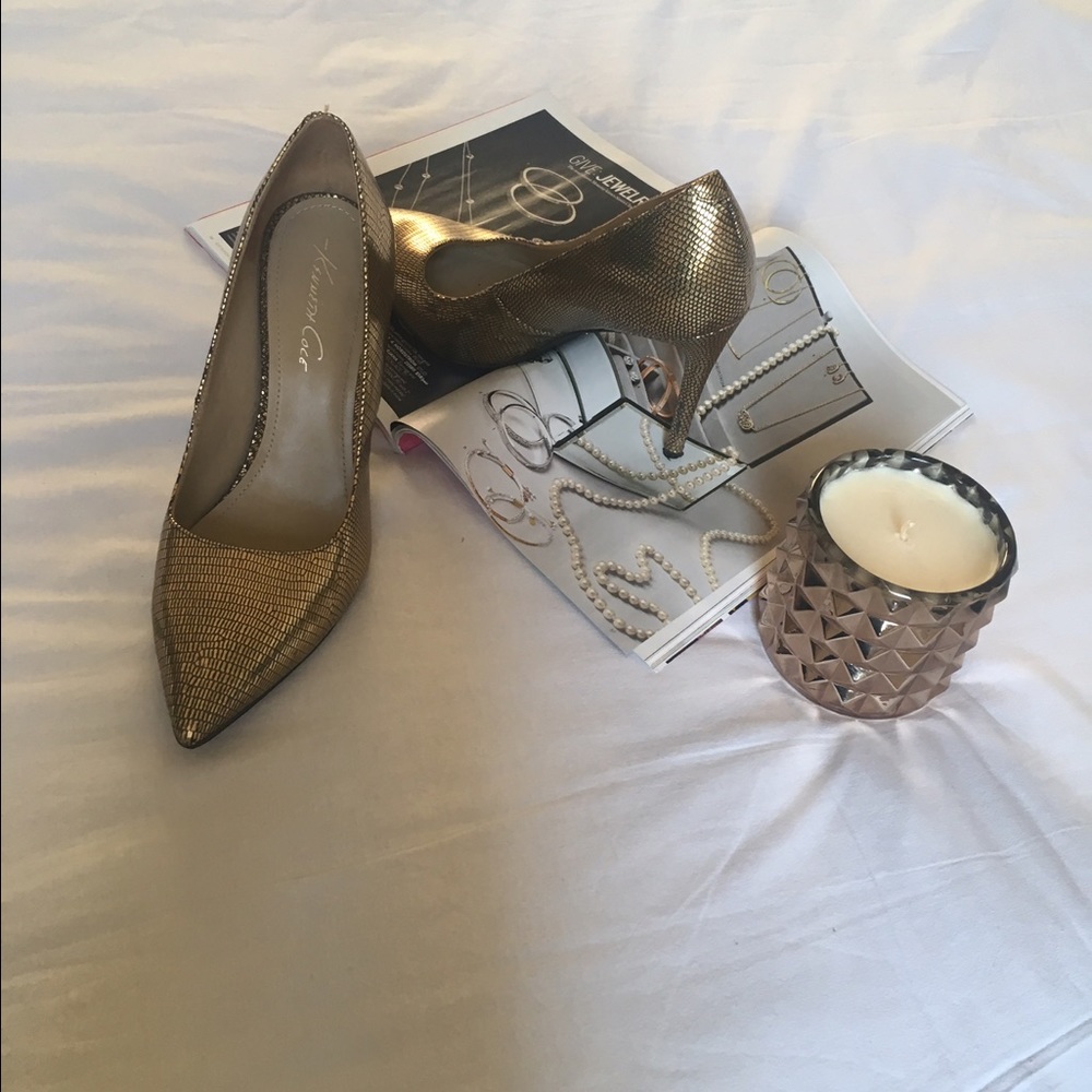 Gold metallic pointy heels