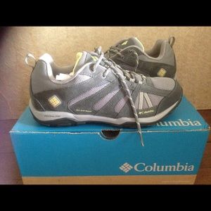 FINAL PRICE*Columbia hiking waterproof shoes